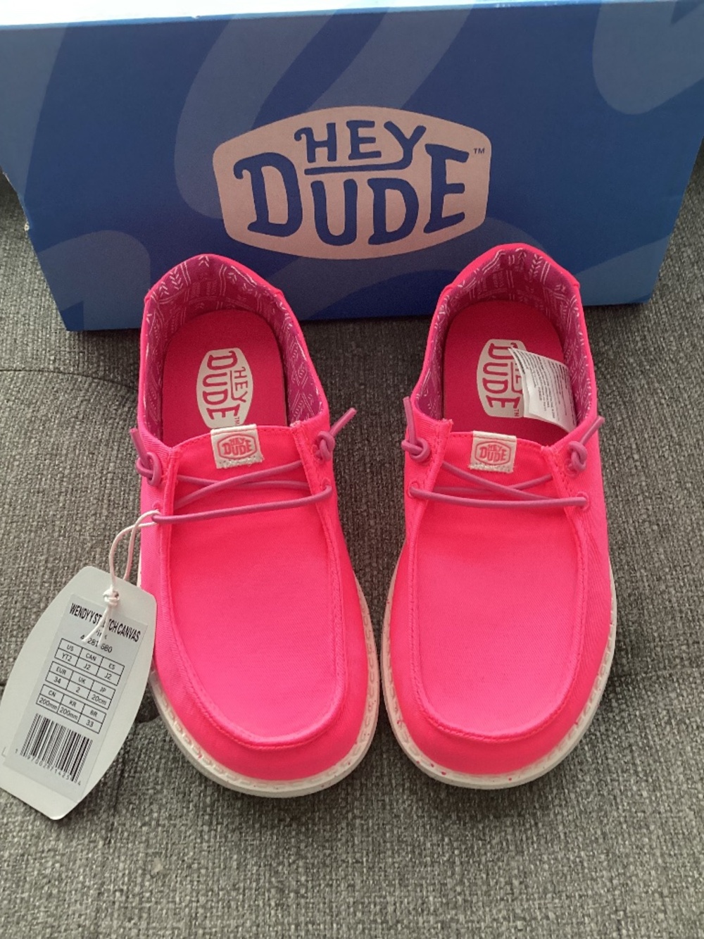 Hey Dude Little Girls' Wendy Canvas Casual Moccasin Sneakers, size 2